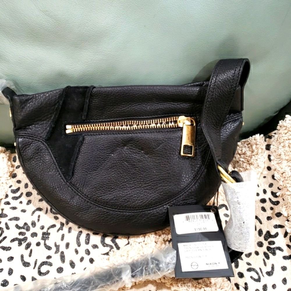 NEW NIXON BLACK LEATHER CROSSBODY BAG - Picture 2 of 13